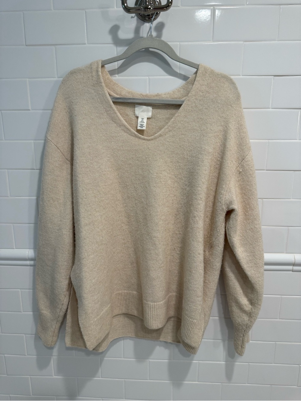 H&M Cream V-Neck Women's Sweater